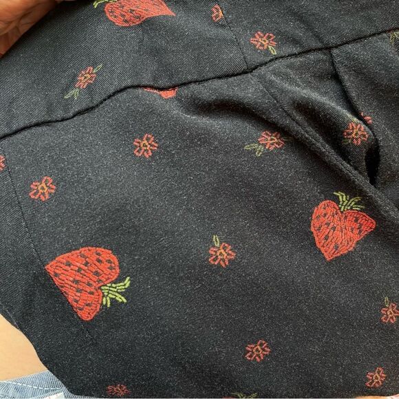 Farm Rio Strawberry Printed Wide Leg Pants in Black/Red size XS - Picture 13 of 16